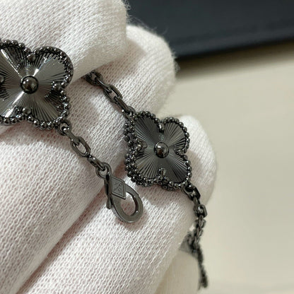 [LUCKY LOVE]CLOVER 5 MOTIF BLACK BRACELET