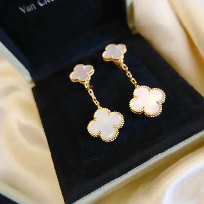 [LUCKY LOVE]CLOVER 2 MOTIF WHITE MOP EARRINGS