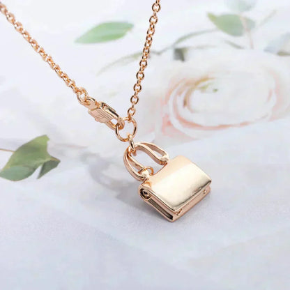 [LUCKY LOVE]AMULETTE PEDANT ROSE GOLD NECKLACE