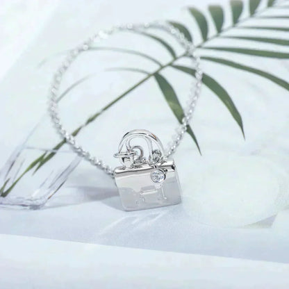 [LUCKY LOVE]AMULETTE PEDANT SILVER NECKLACE