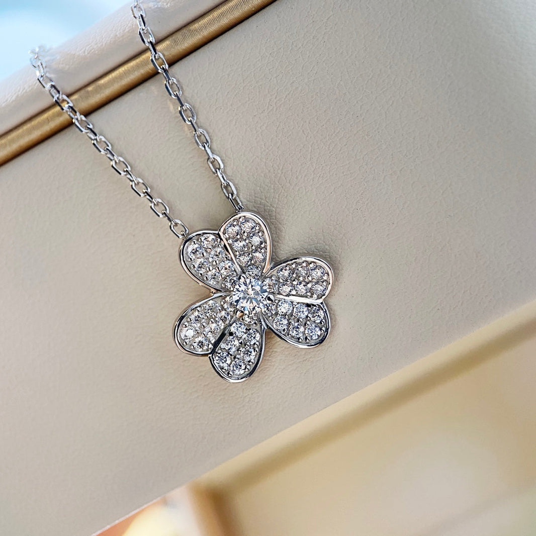 [LUCKY LOVE]CLOVER DIAMOND NECKLACE SILVER