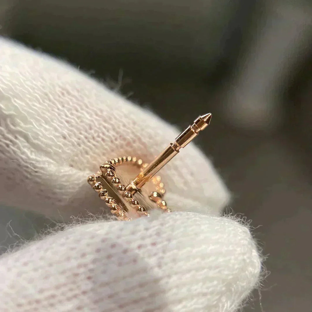 [LUCKY LOVE]HEART CARNELIAN STUD EARRINGS