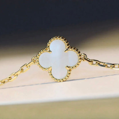[LUCKY LOVE]CLOVER 20 MOTIFS WHITE MOP NECKLACE