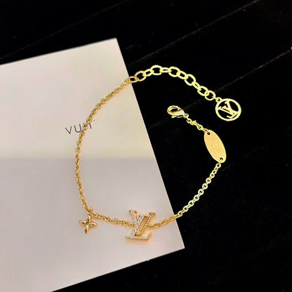 [LUCKY LOVE]LOGO STAR MOTIF GOLD BRACELET