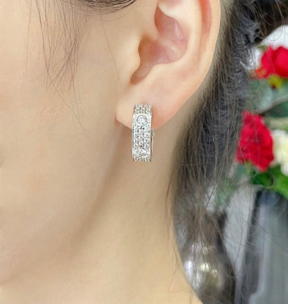 [LUCKY LOVE]LOVE 5.5MM DIAMOND PAVED EARRINGS