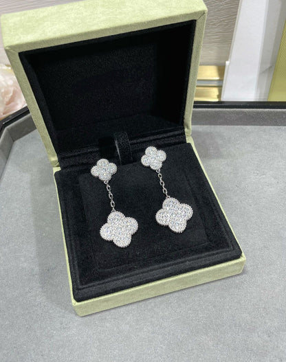 [LUCKY LOVE]CLOVER 2 MOTIFS DIAMOND PAVED SILVER EARRINGS