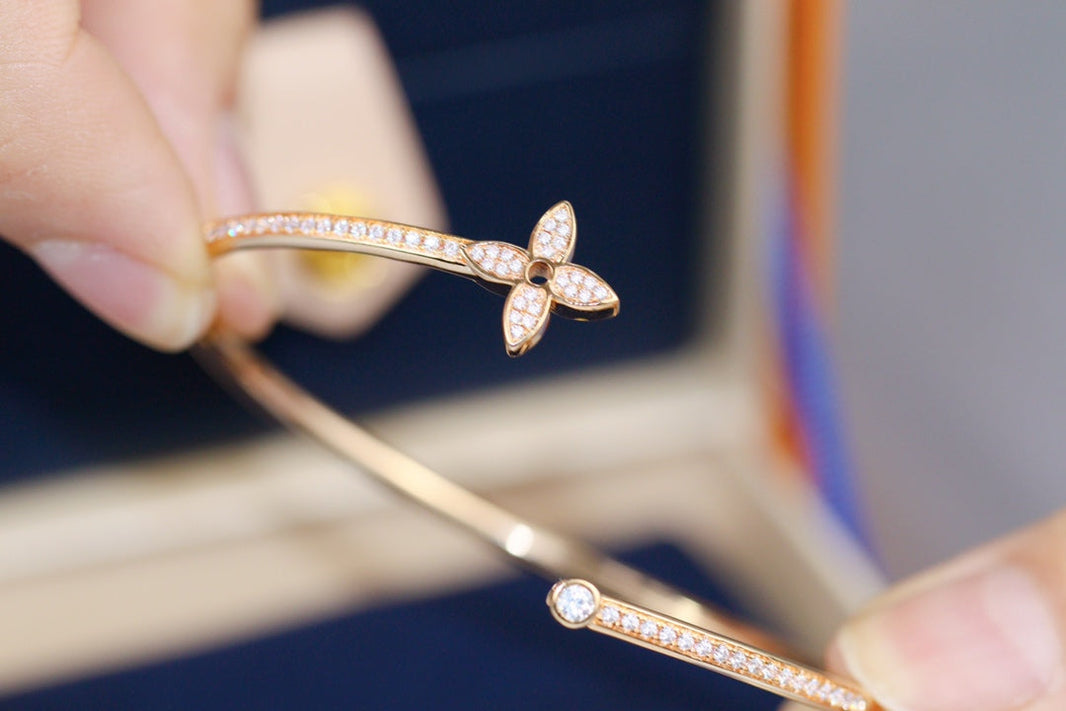 [LUCKY LOVE]IDYLLE PINK GOLD OPEN BRACELET DIAMOND PAVED