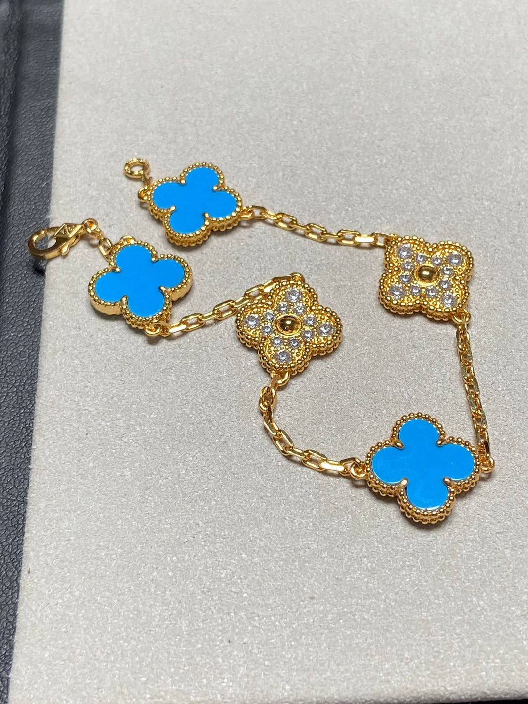 [LUCKY LOVE]CLOVER 5 MOTIF BLUE CHALCEDONY DIAMOND GOLD BRACELET