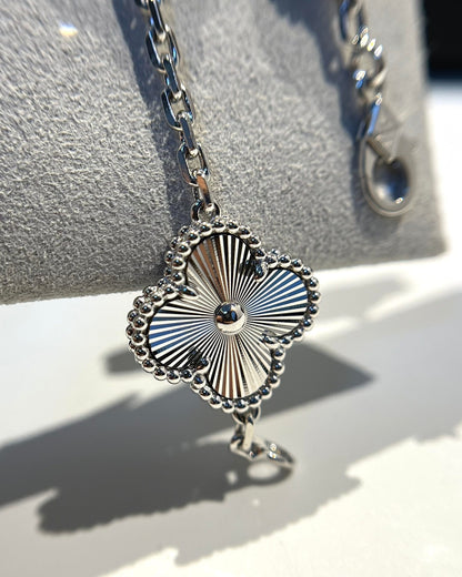 [LUCKY LOVE]CLOVER 5 MOTIF SILVER DIAMOND BRACELET