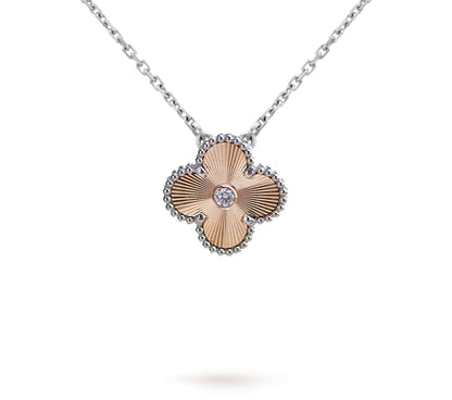 [LUCKY LOVE]CLOVER 15MM CHRISTMAS LIMITED EDITION SINGLE FLOWER NECKLACE