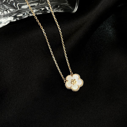 [LUCKY LOVE]LUCKY  WHITE MOP  PLUM BLOSSOM NECKLACE