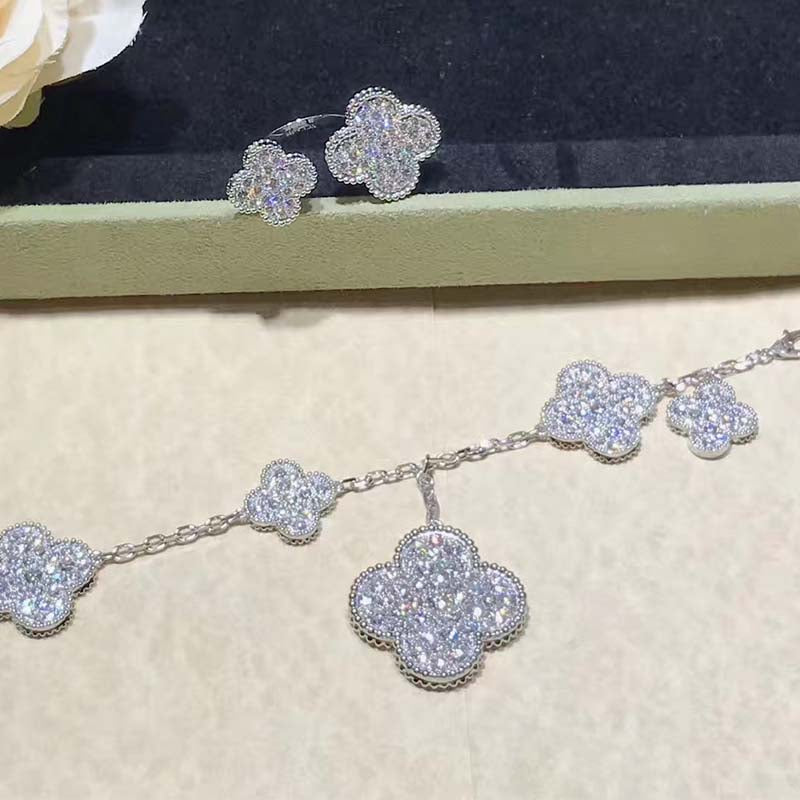 [LUCKY LOVE]CLOVER 6 MOTIFS SILVER DIAMOND BRACELET