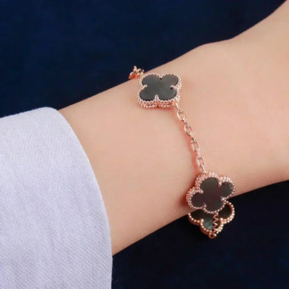 [LUCKY LOVE]CLOVER 5 MOTIF GRAY MOP  BRACELET