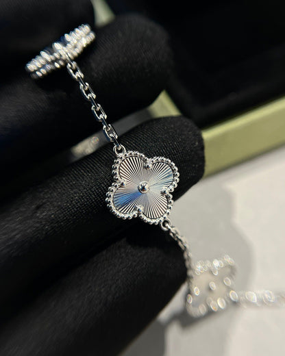 [LUCKY LOVE]CLOVER SILVER 5 MOTIFS BRACELET