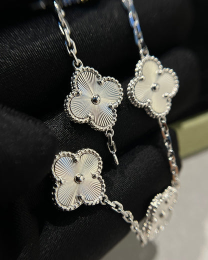 [LUCKY LOVE]CLOVER SILVER 5 MOTIFS BRACELET