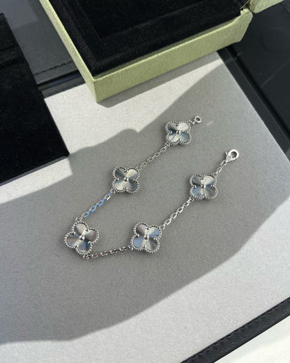 [LUCKY LOVE]CLOVER SILVER 5 MOTIFS BRACELET